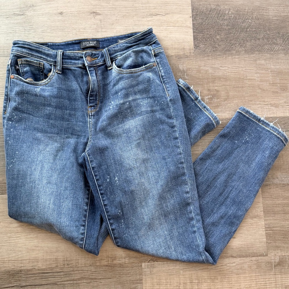 Judy Blue High Rise Bleach Splash Boyfriend Jeans 82346